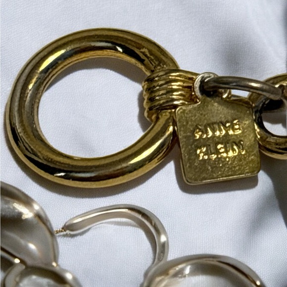 Vintage Anne Klein Gold Tone Panel Toggle Bracelet 7-1/2” - Picture 8 of 10